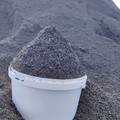 Kivituhkalla pohja esimerkiksi polku nurmikolle - tilaa materiaalit ykkosmyynti.fi