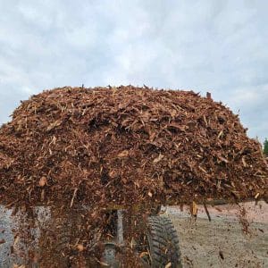 Mäntykuorike on hyvä kate pensasryhmien ympärille, katso lisää ykkosmyynti.fi