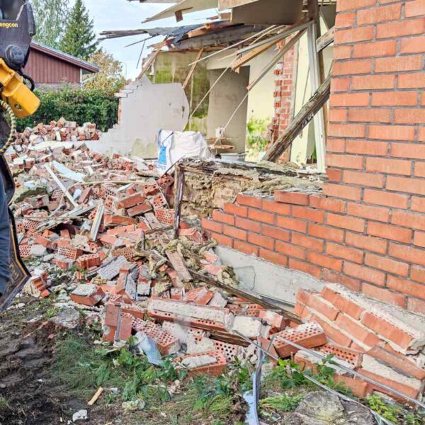Betonijäte ja tiilijäte: nouto + tyhjät suursäkit - Image 4